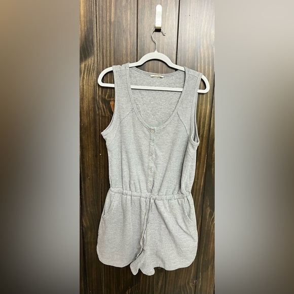 new in Pants - Gray Sleeveless Romper
